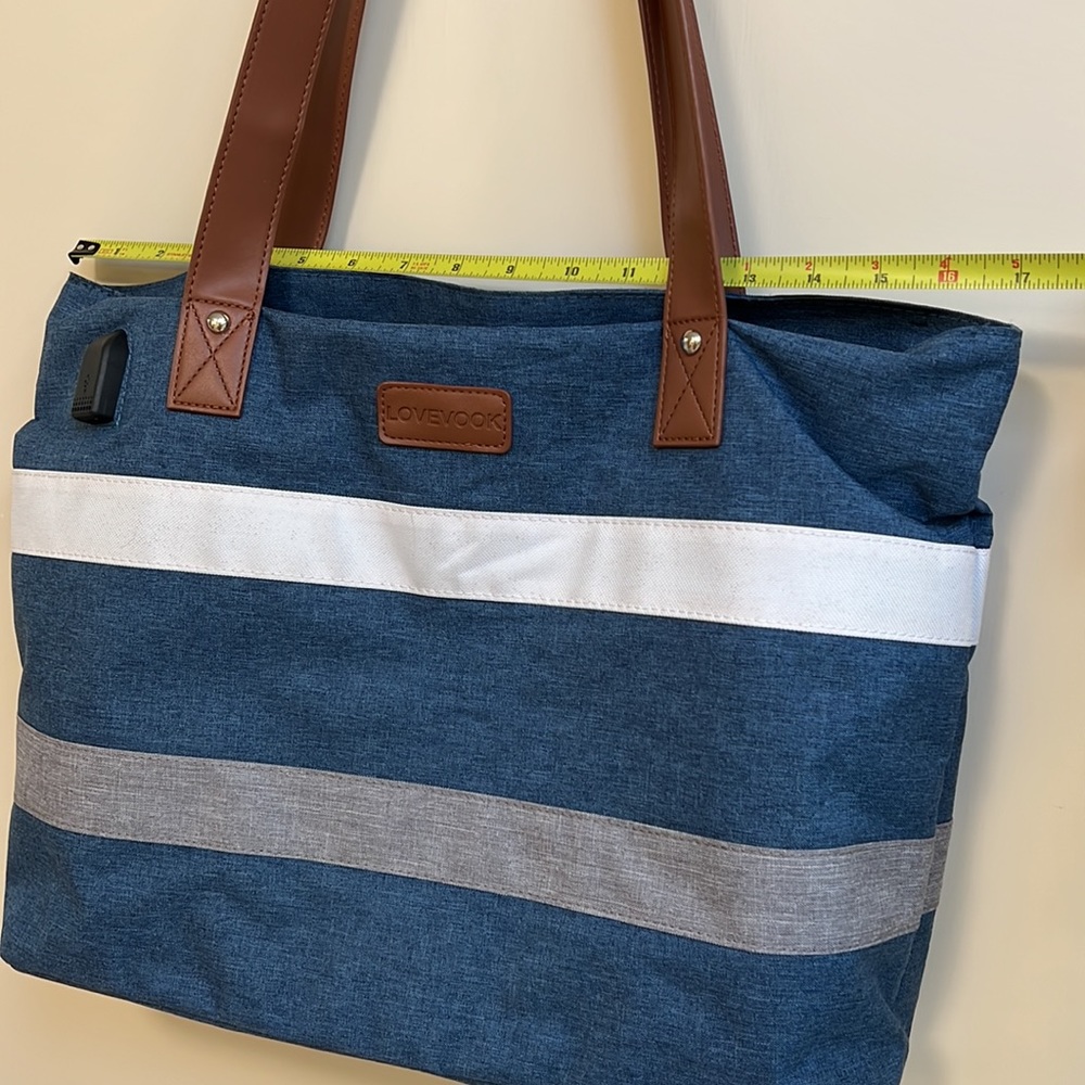 Laptop bag with matching wristlet - Picture 7 of 12